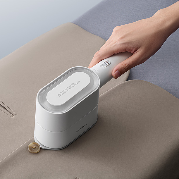 Bàn Ủi Hơi Nước Locknlock Rotating Steam Iron 220240V, 5060Hz, 10001200W, 80ml Màu Trắng - ENI282WHT, Bàn Ủi Hơi Nước Locknlock Rotating Steam Iron 220240V, 5060Hz, 10001200W, 80ml Màu Trắng - ENI282WHT